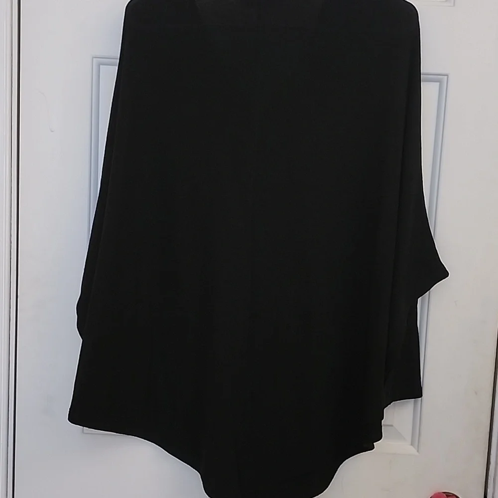 Serena Williams Black V-Neck Poncho Top - Picture 6 of 9